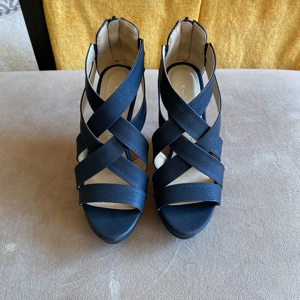 Chinese Laundry Sandals 👡